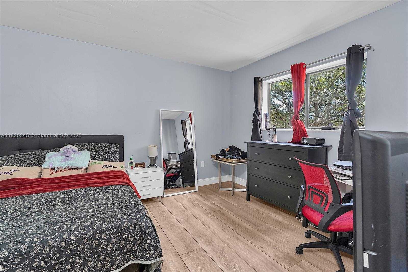 Small Image of 251 WEST PALM CIR W #207, Pembroke Pines Number 18
