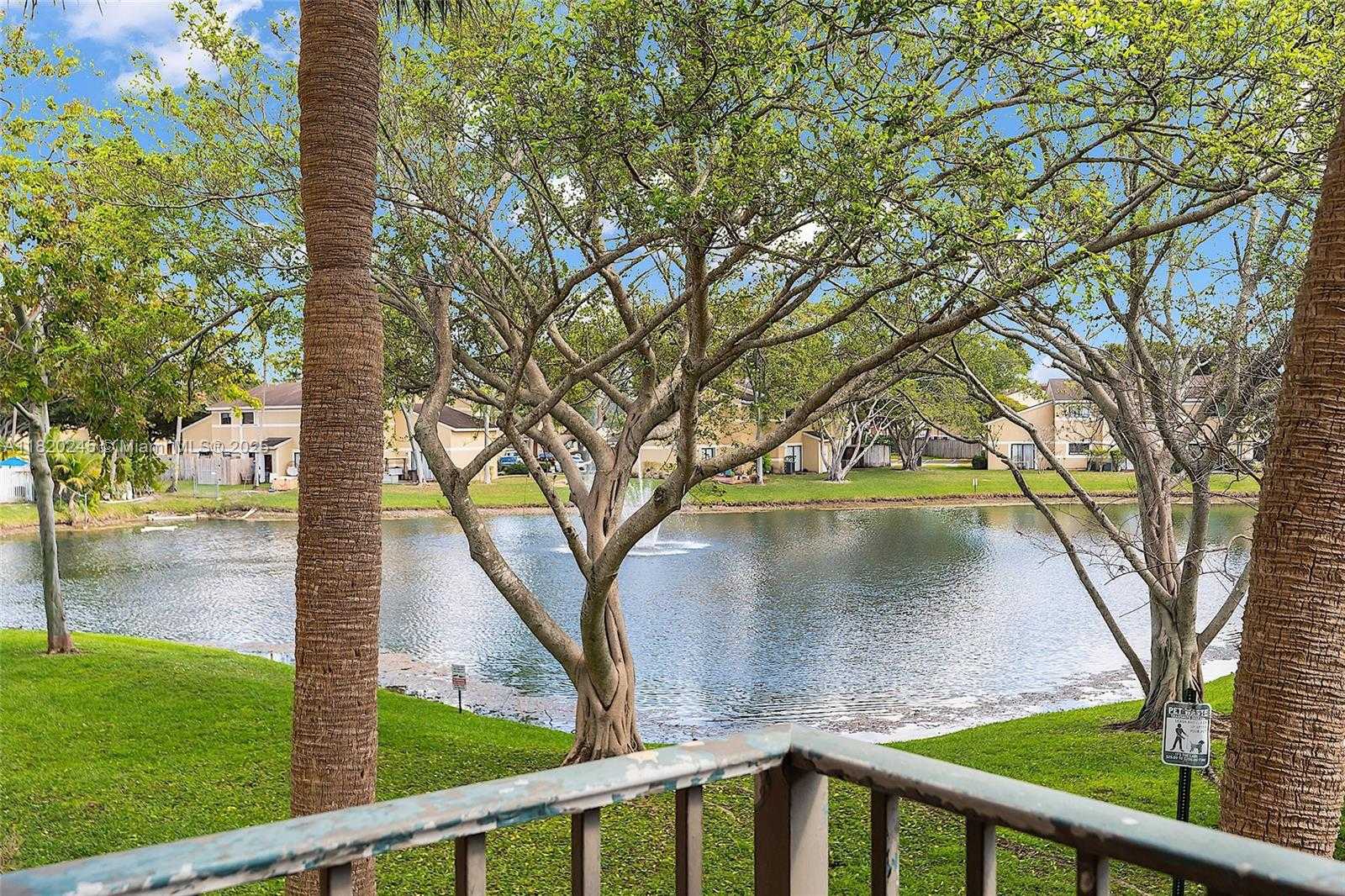 Small Image of 251 WEST PALM CIR W #207, Pembroke Pines Number 26