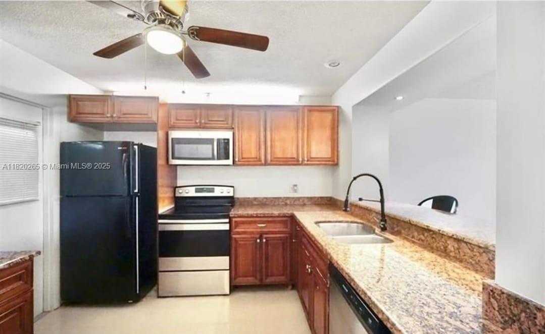 Small Image of Hollywood Number 3