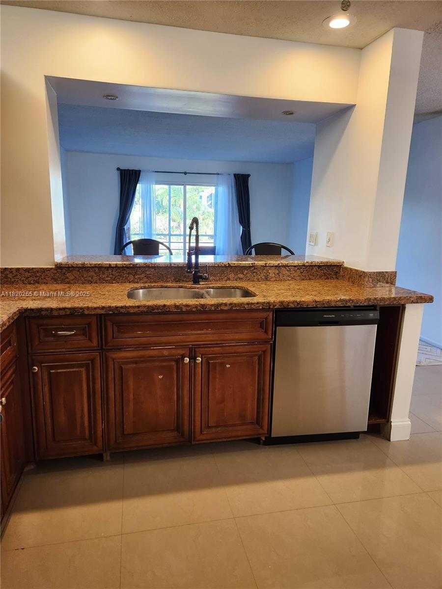 Small Image of Hollywood Number 4