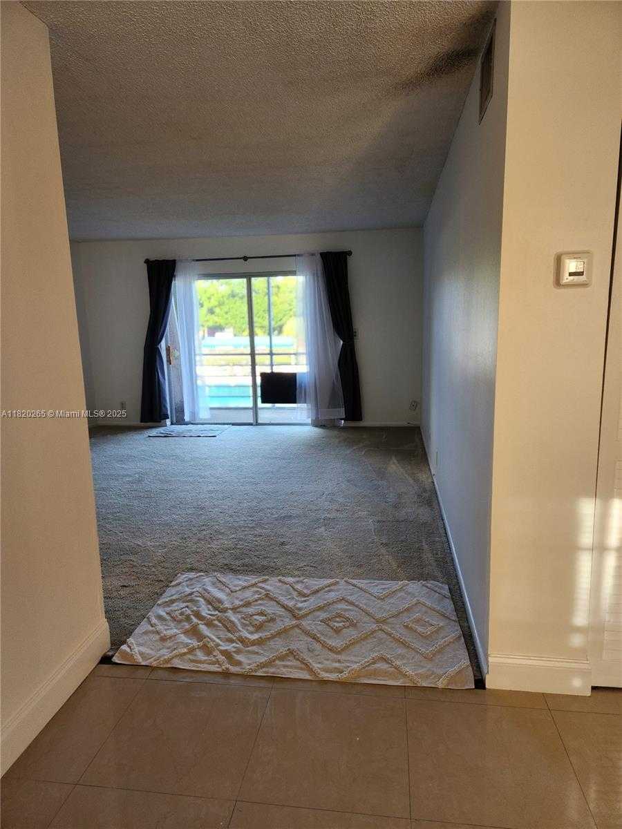 Small Image of Hollywood Number 9