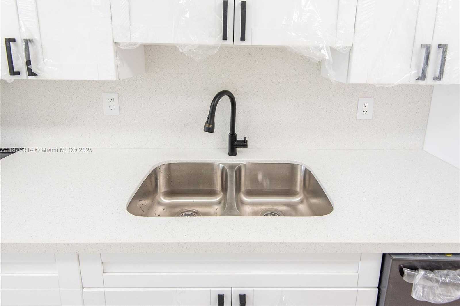 Small Image of 1750 NORTH EAST 191ST ST #100-1, Miami Number 12