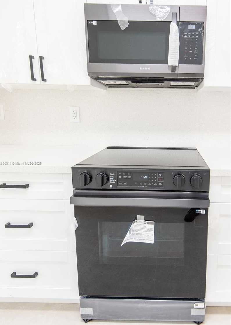 Small Image of 1750 NORTH EAST 191ST ST #100-1, Miami Number 13