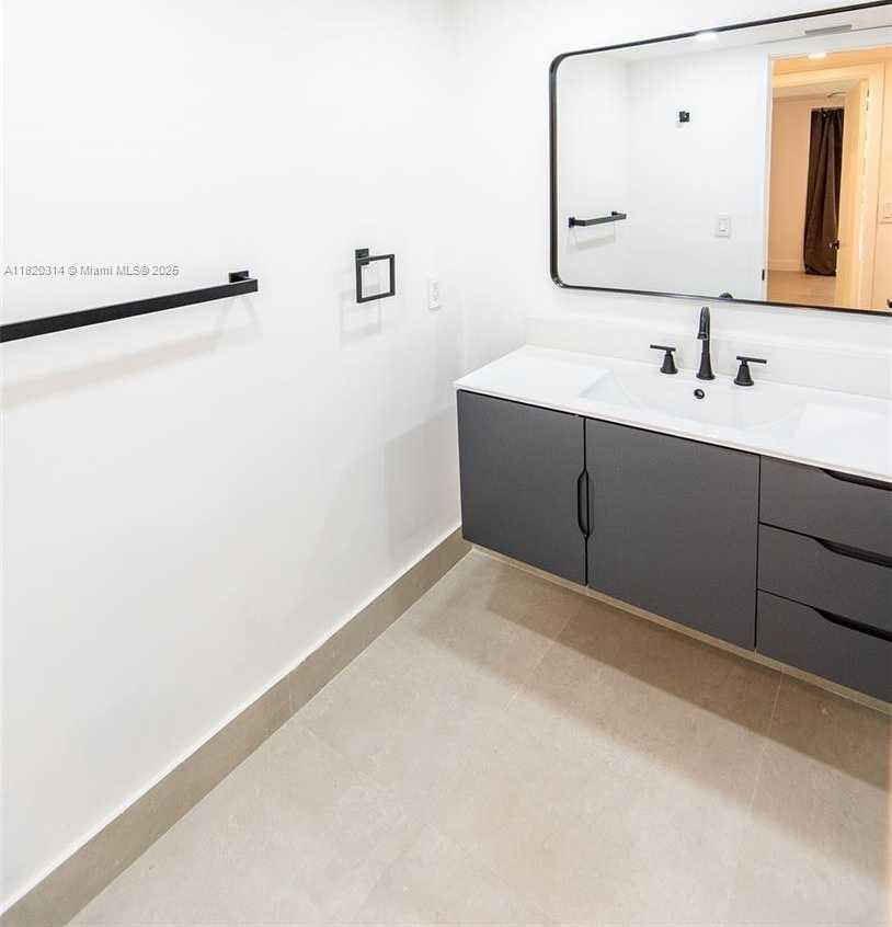 Small Image of 1750 NORTH EAST 191ST ST #100-1, Miami Number 15