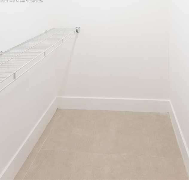 Small Image of 1750 NORTH EAST 191ST ST #100-1, Miami Number 19