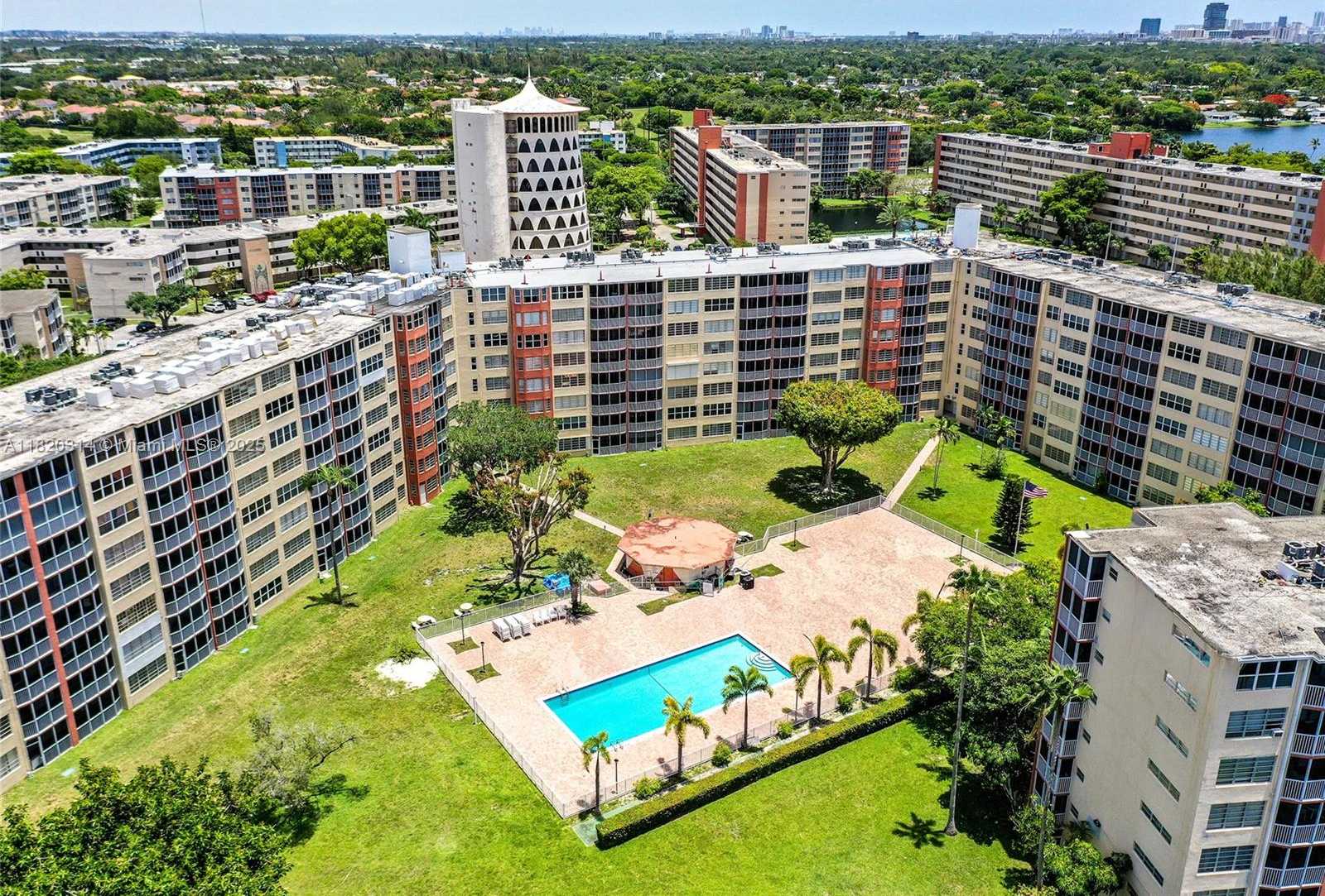 Small Image of 1750 NORTH EAST 191ST ST #100-1, Miami Number 2