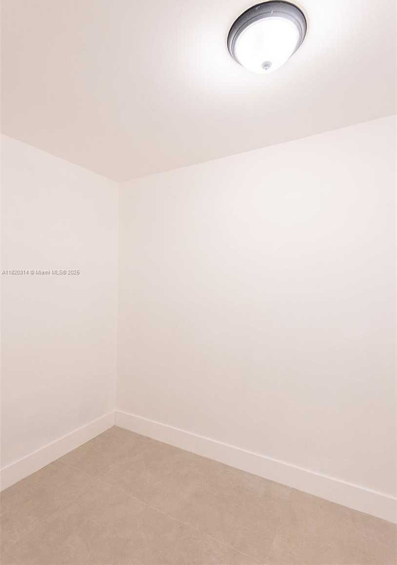 Small Image of 1750 NORTH EAST 191ST ST #100-1, Miami Number 29