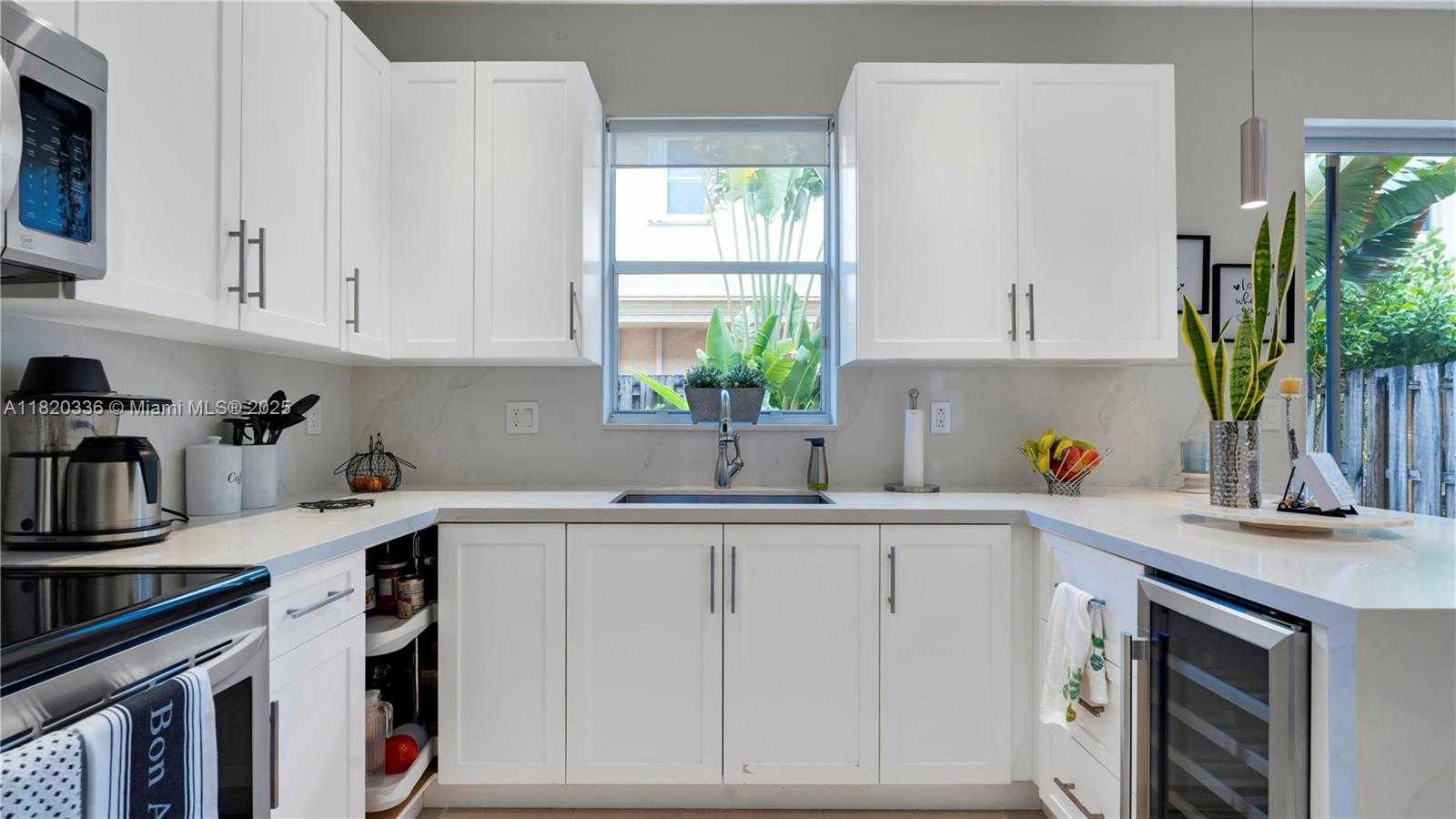 Small Image of 12834 SOUTH WEST 134TH ST, Miami Number 11