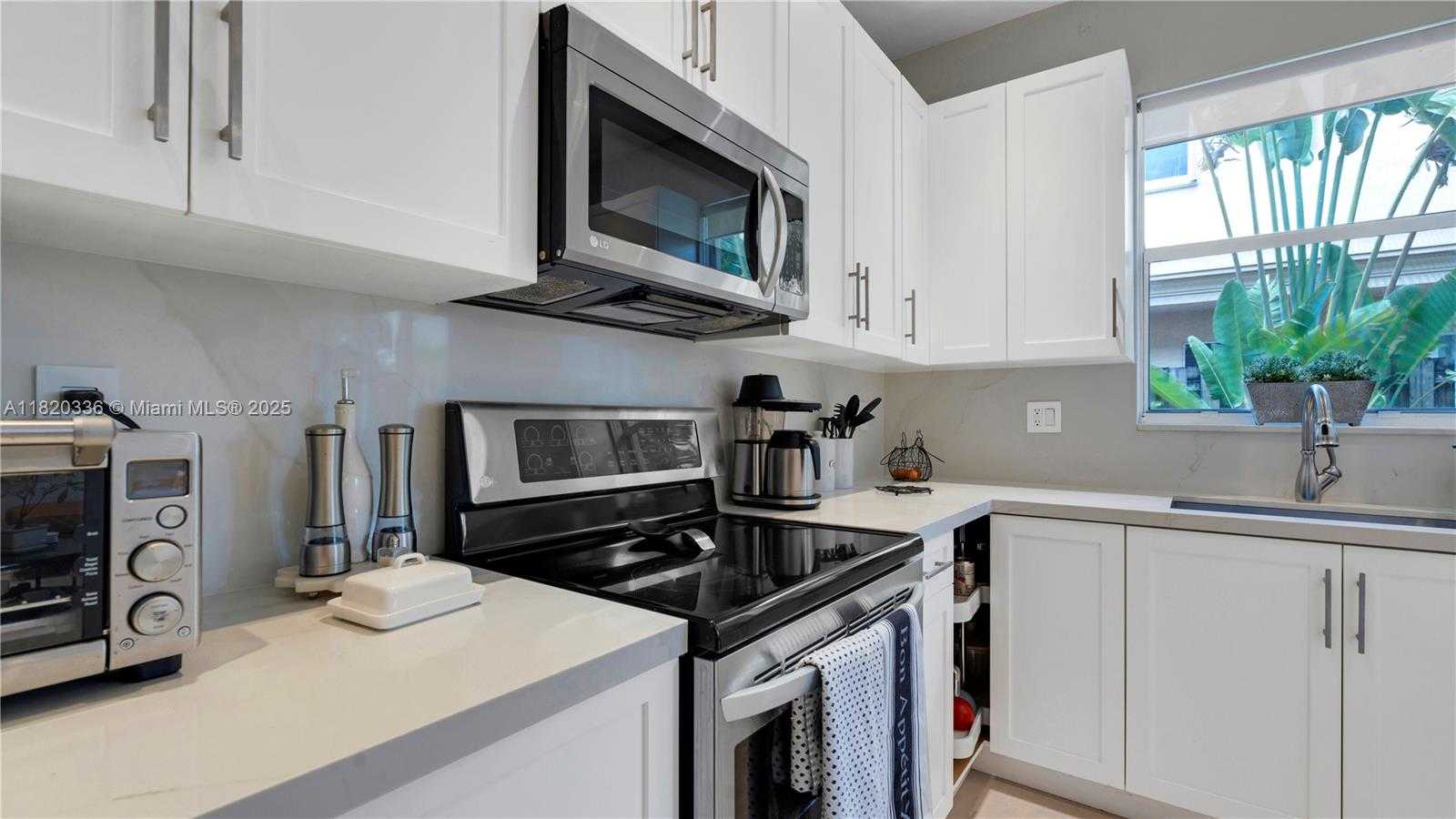Small Image of 12834 SOUTH WEST 134TH ST, Miami Number 15