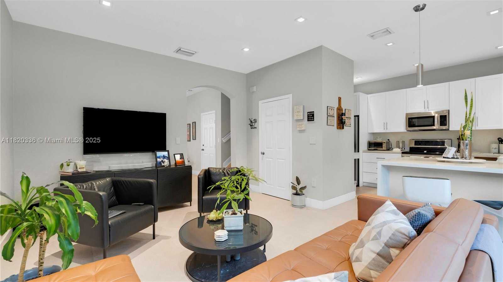 Small Image of 12834 SOUTH WEST 134TH ST, Miami Number 4