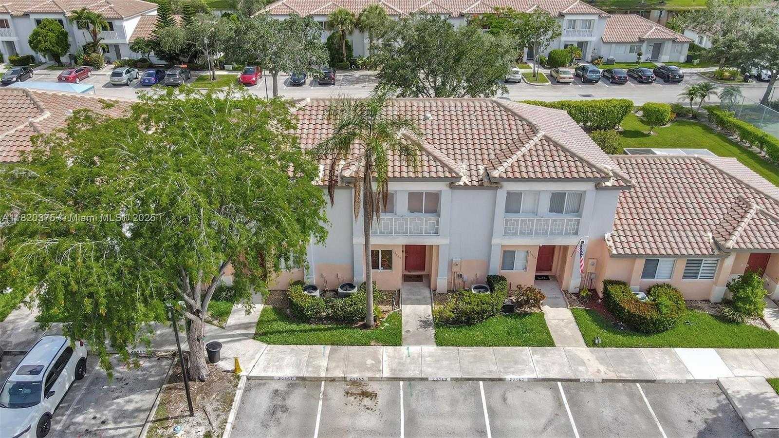 Small Image of 20865 NORTH WEST 3RD LN, Pembroke Pines Number 10