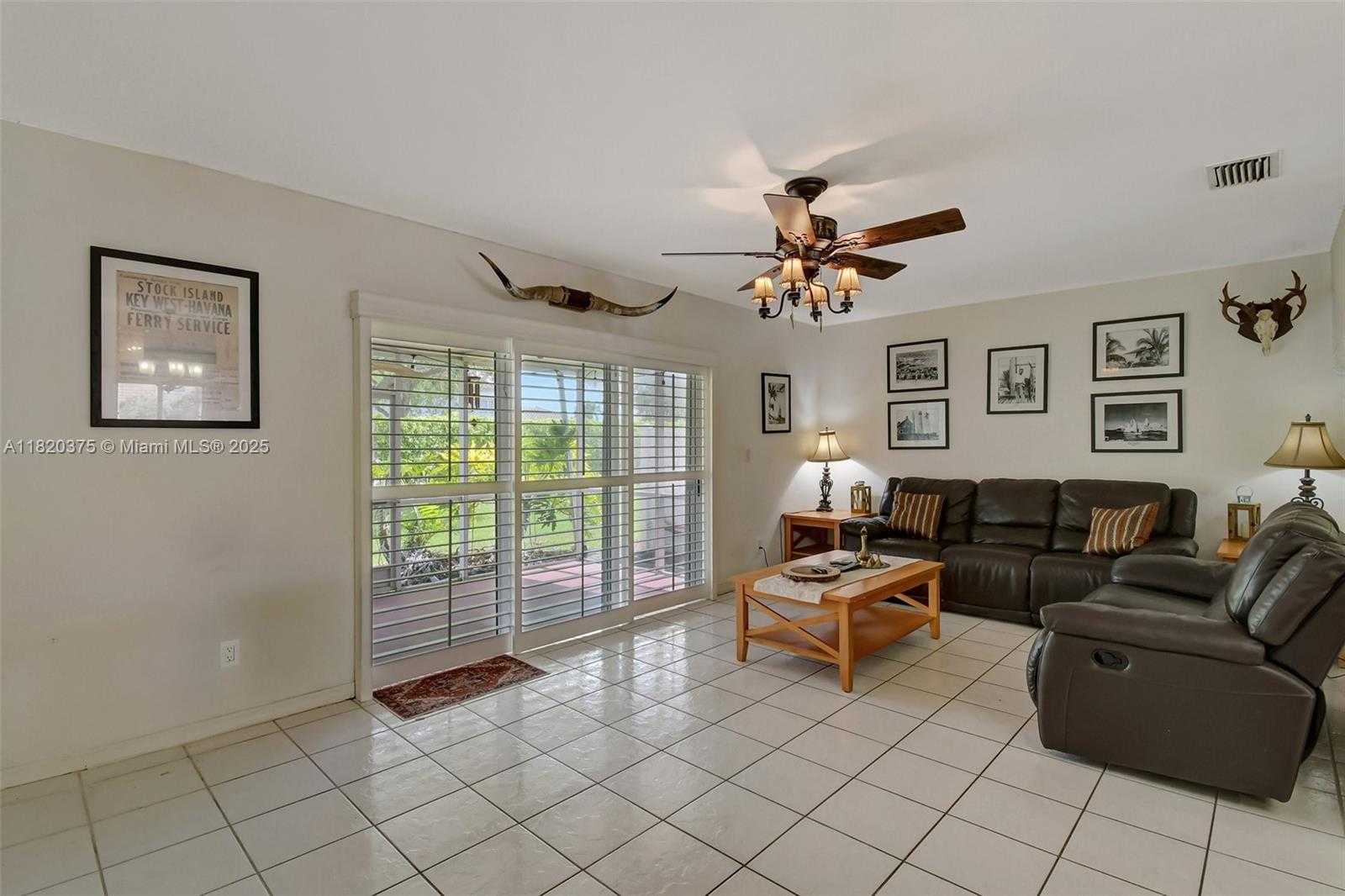Small Image of 20865 NORTH WEST 3RD LN, Pembroke Pines Number 16