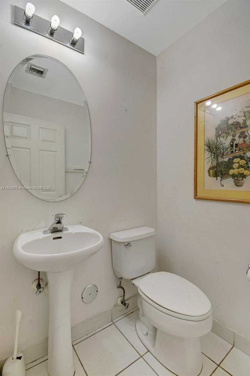 Small Image of 20865 NORTH WEST 3RD LN, Pembroke Pines Number 21