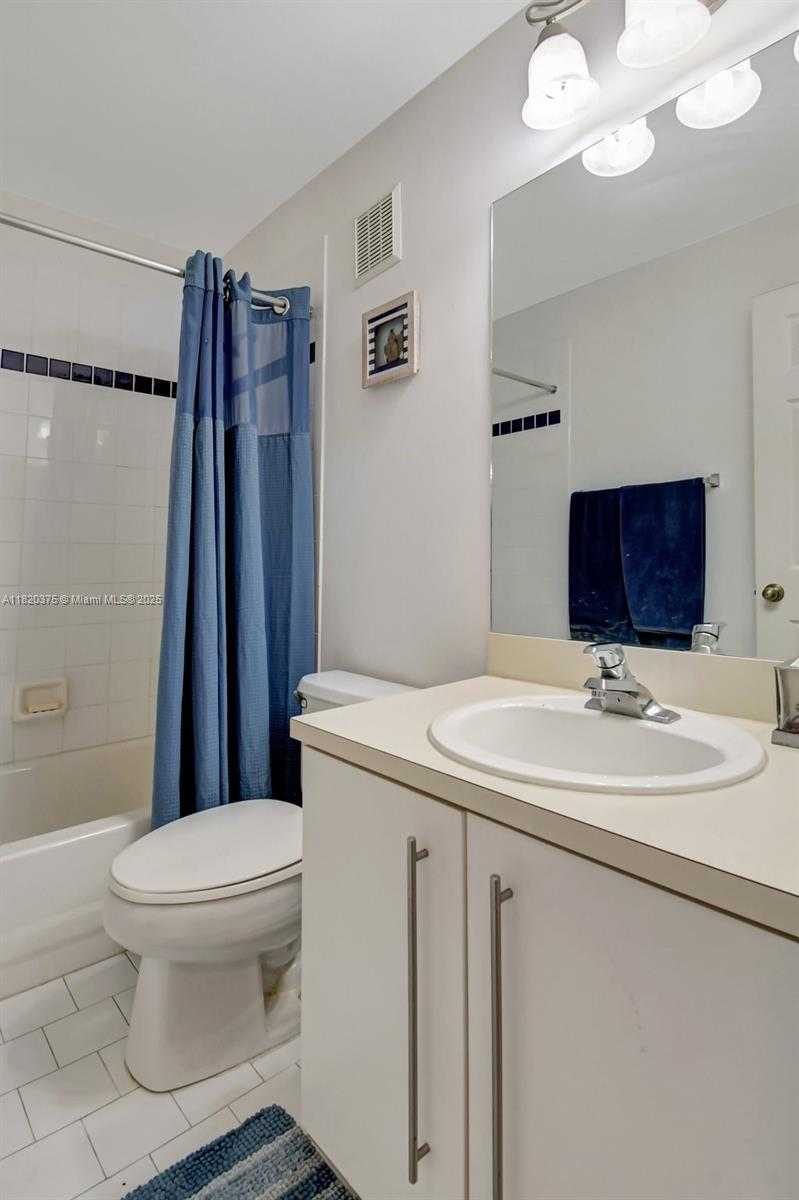 Small Image of 20865 NORTH WEST 3RD LN, Pembroke Pines Number 28