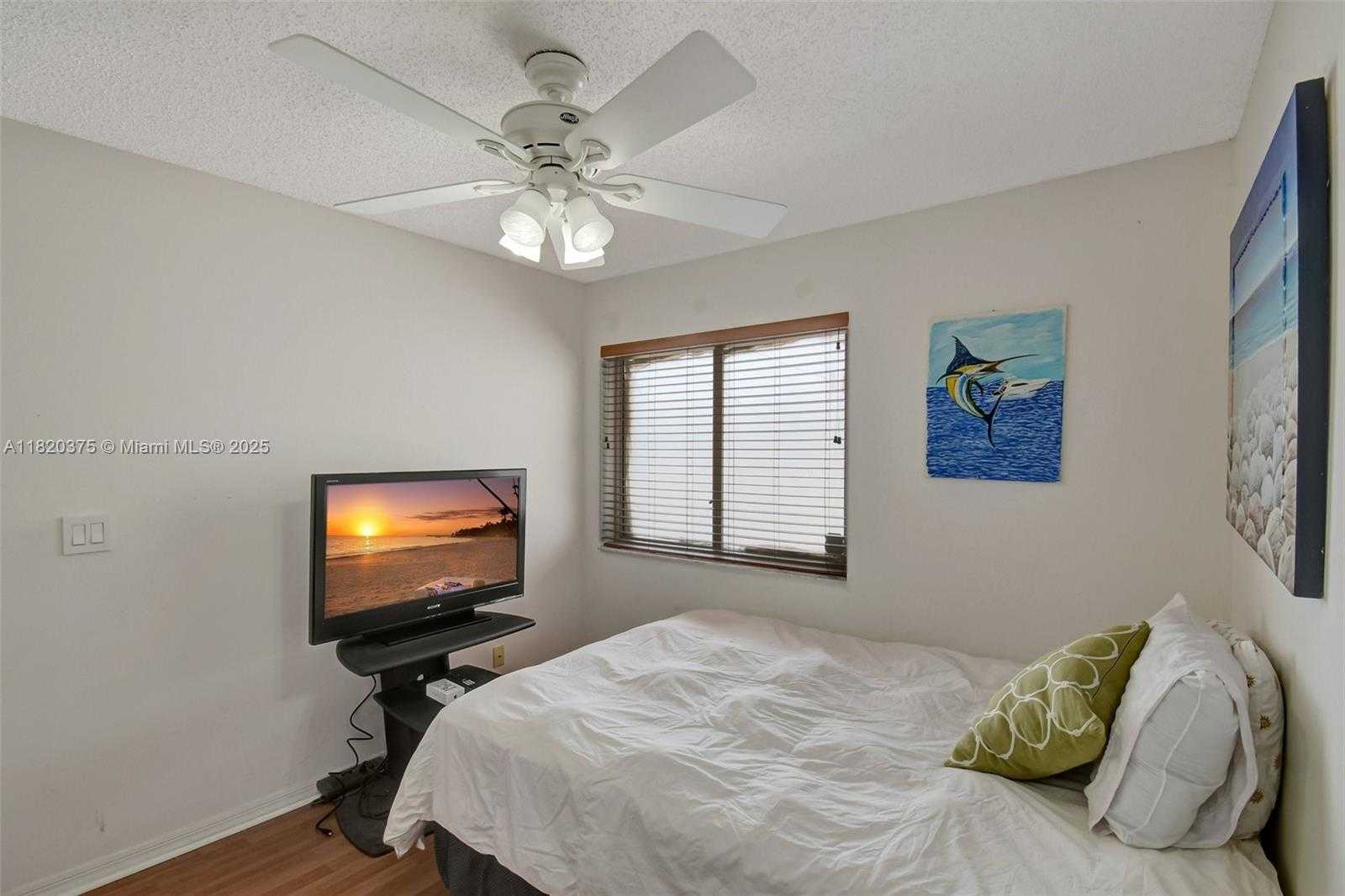 Small Image of 20865 NORTH WEST 3RD LN, Pembroke Pines Number 29