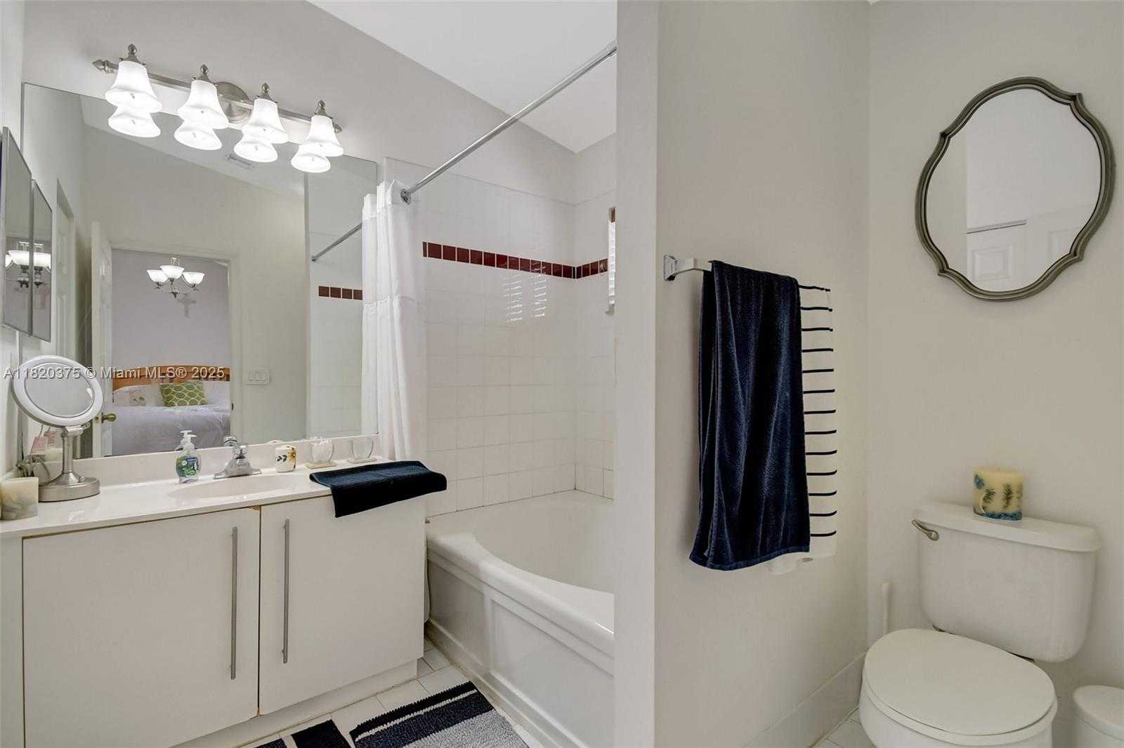 Small Image of 20865 NORTH WEST 3RD LN, Pembroke Pines Number 33