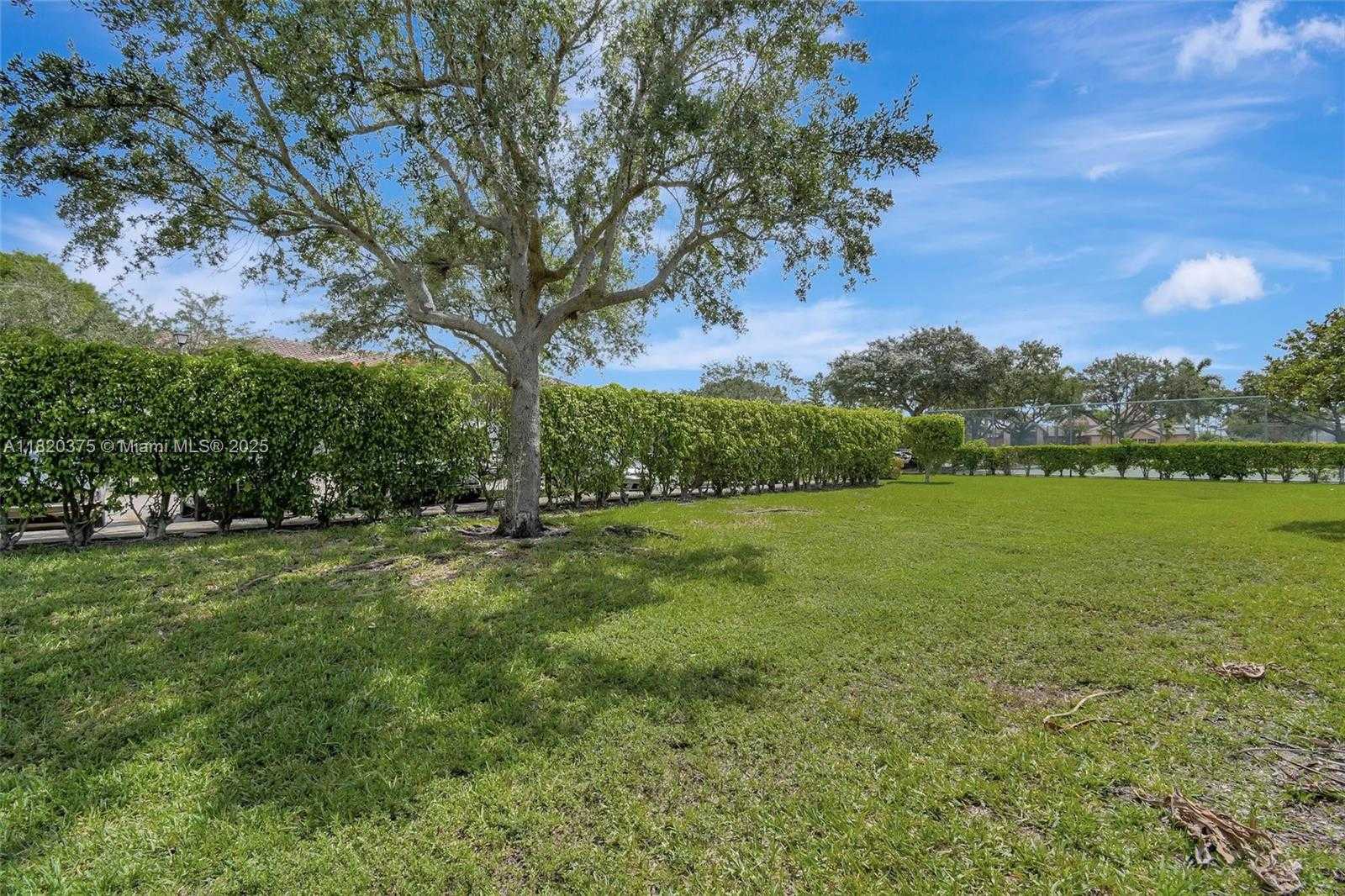 Small Image of 20865 NORTH WEST 3RD LN, Pembroke Pines Number 38