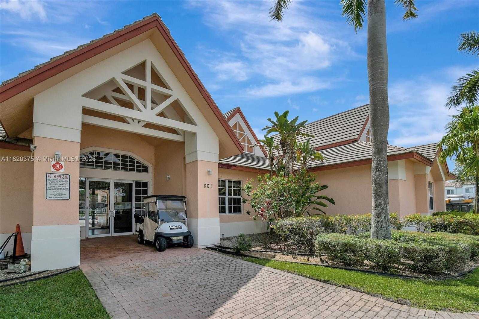 Small Image of 20865 NORTH WEST 3RD LN, Pembroke Pines Number 42