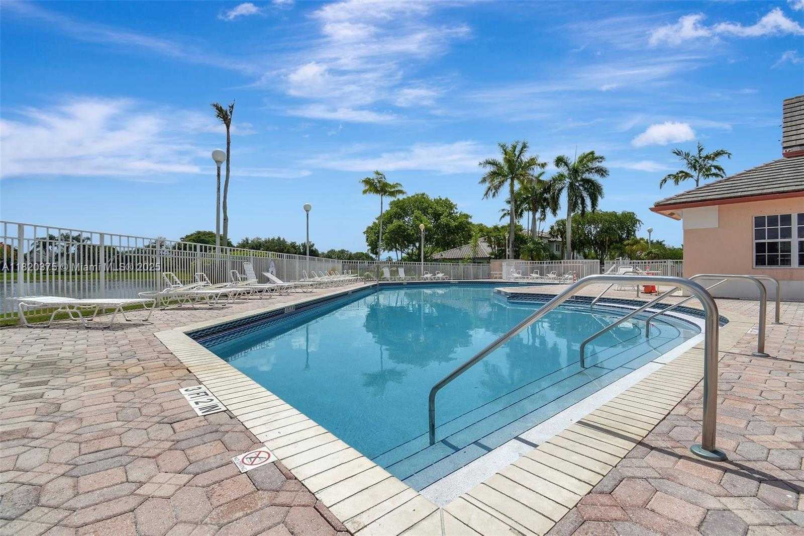 Small Image of 20865 NORTH WEST 3RD LN, Pembroke Pines Number 45