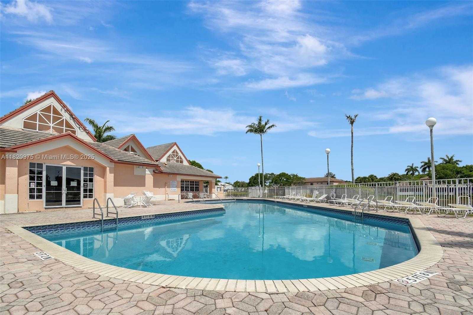 Small Image of 20865 NORTH WEST 3RD LN, Pembroke Pines Number 46