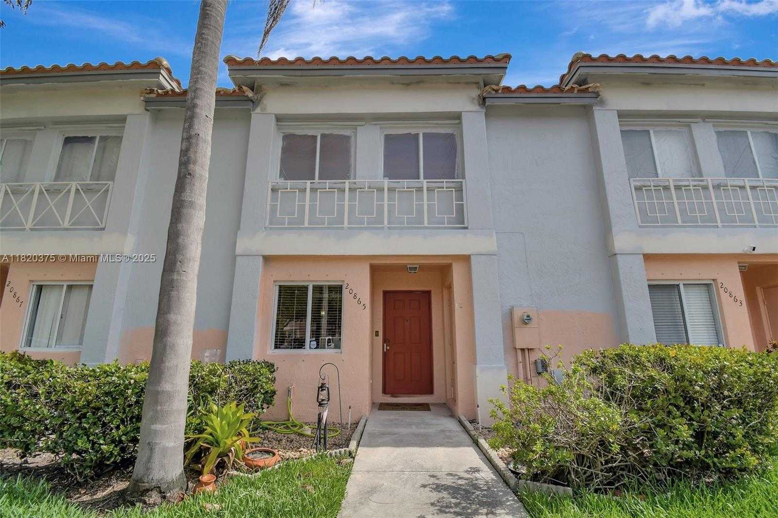 Small Image of 20865 NORTH WEST 3RD LN, Pembroke Pines Number 57