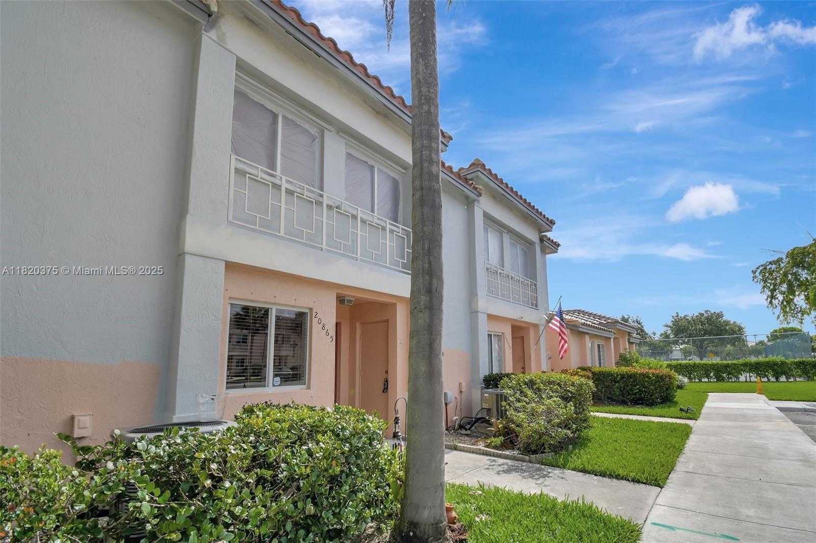 Small Image of 20865 NORTH WEST 3RD LN, Pembroke Pines Number 59