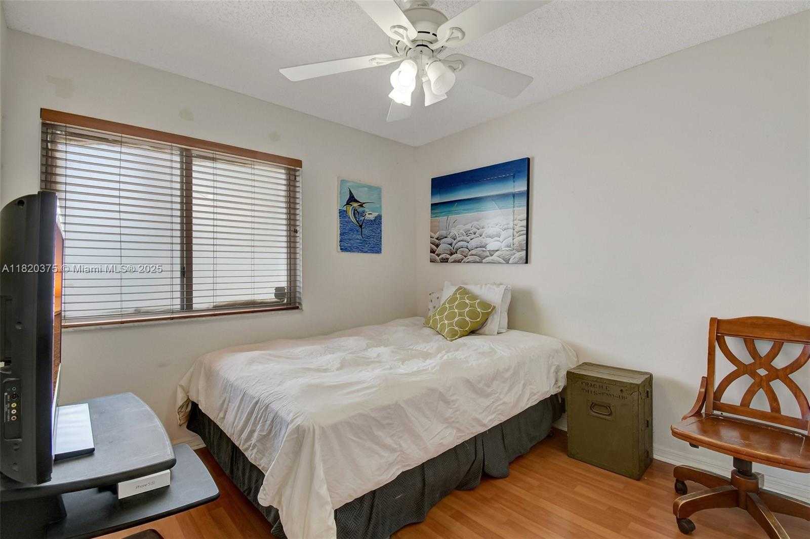 Small Image of 20865 NORTH WEST 3RD LN, Pembroke Pines Number 6