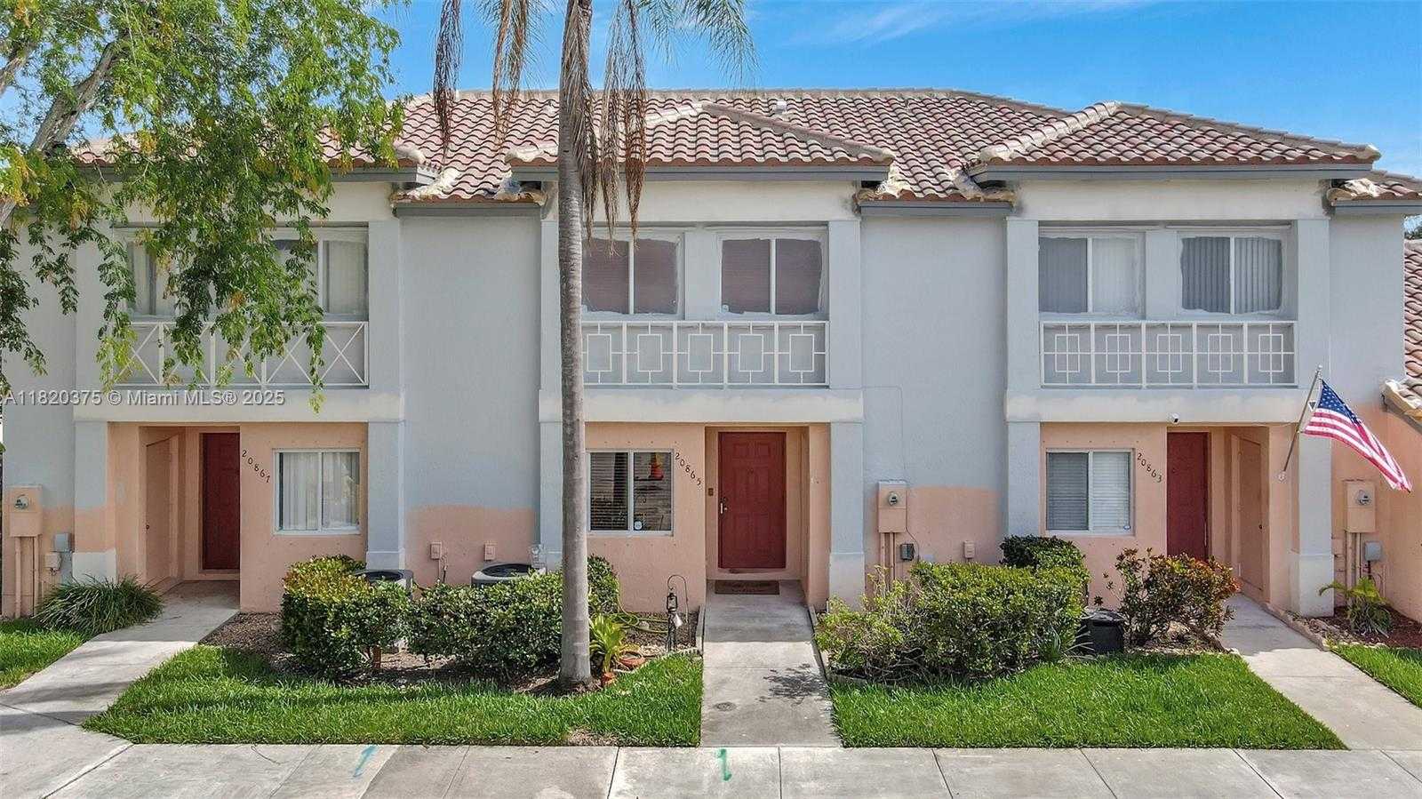 Small Image of 20865 NORTH WEST 3RD LN, Pembroke Pines Number 9