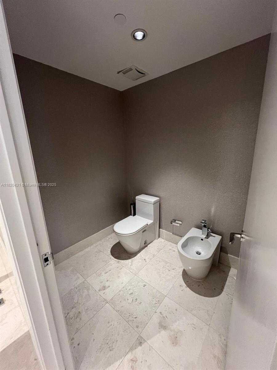 Small Image of 17121 COLLINS AVE #1205, Sunny Isles Beach Number 26