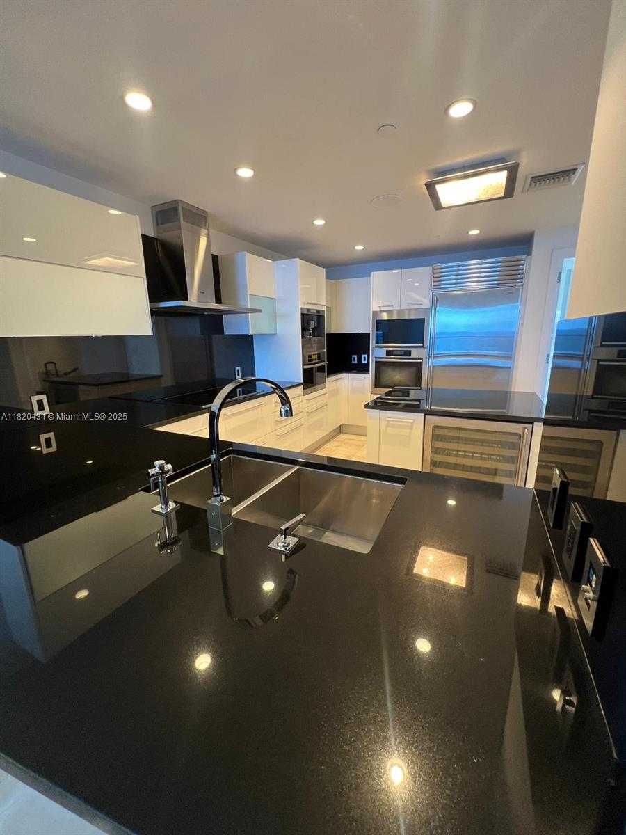 Small Image of 17121 COLLINS AVE #1205, Sunny Isles Beach Number 6