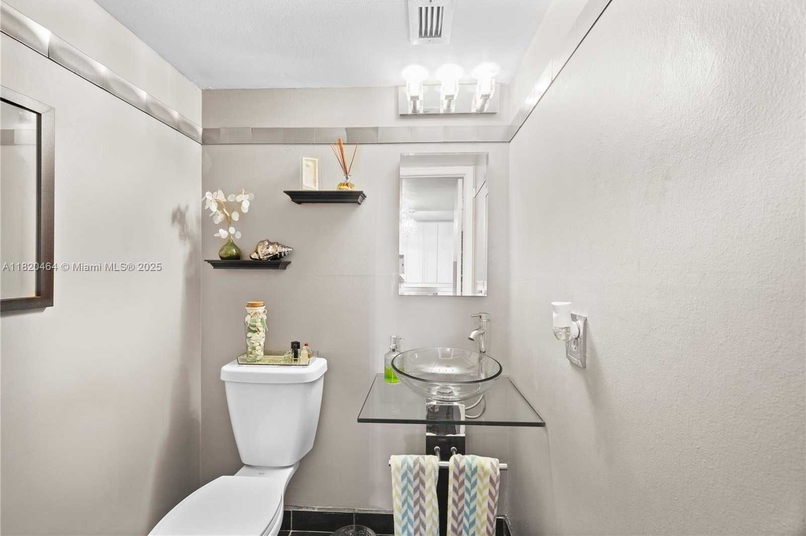 Small Image of 1801 SOUTH OCEAN DR #233, Hallandale Beach Number 20