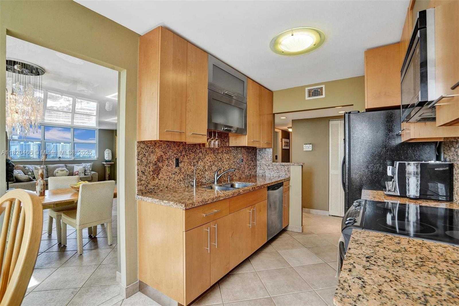 Small Image of 1833 SOUTH OCEAN DR #1402, Hallandale Beach Number 19