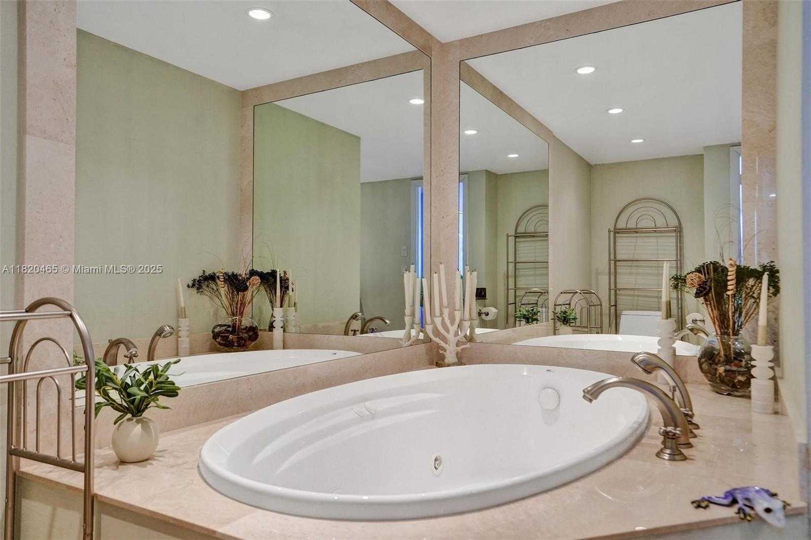 Small Image of 1833 SOUTH OCEAN DR #1402, Hallandale Beach Number 24