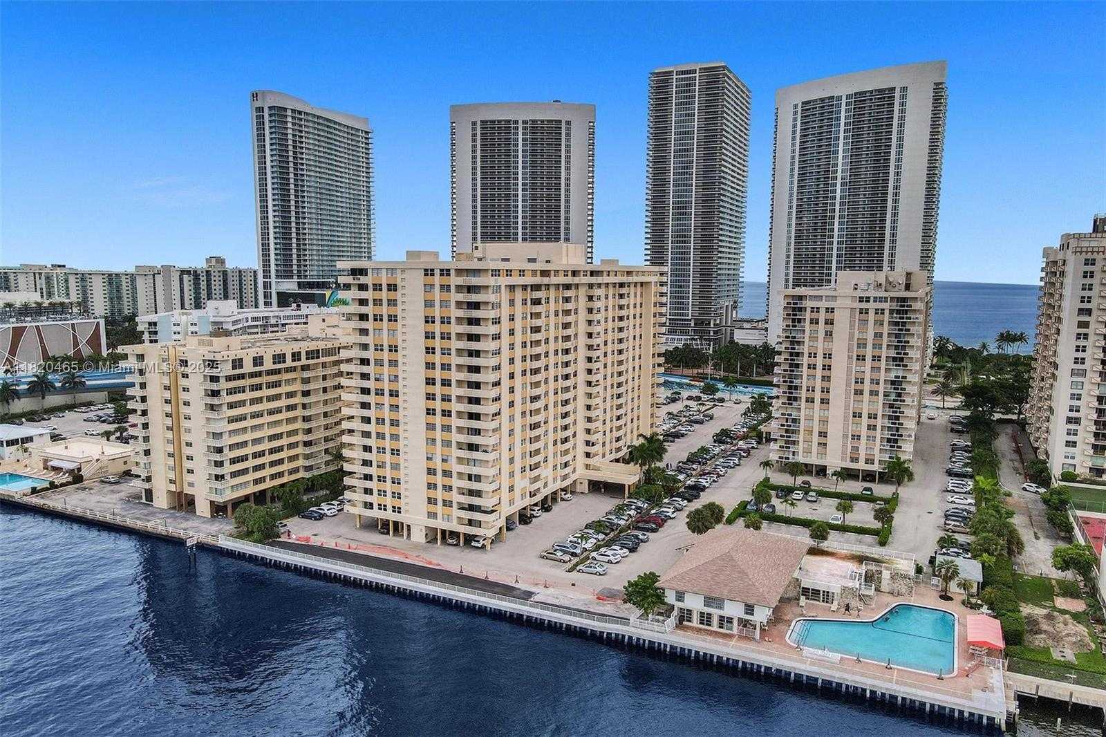 Small Image of 1833 SOUTH OCEAN DR #1402, Hallandale Beach Number 47