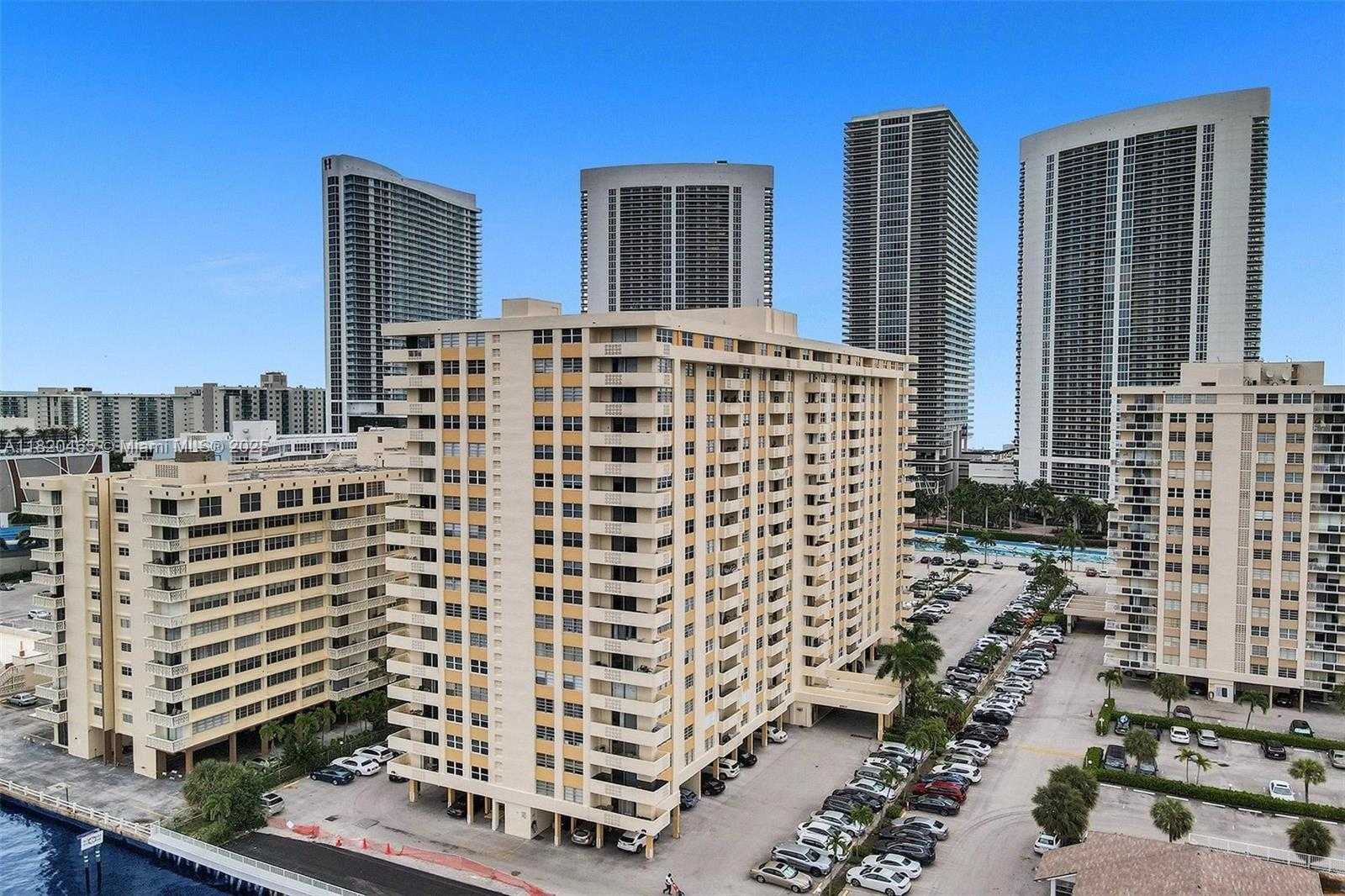 Small Image of 1833 SOUTH OCEAN DR #1402, Hallandale Beach Number 54