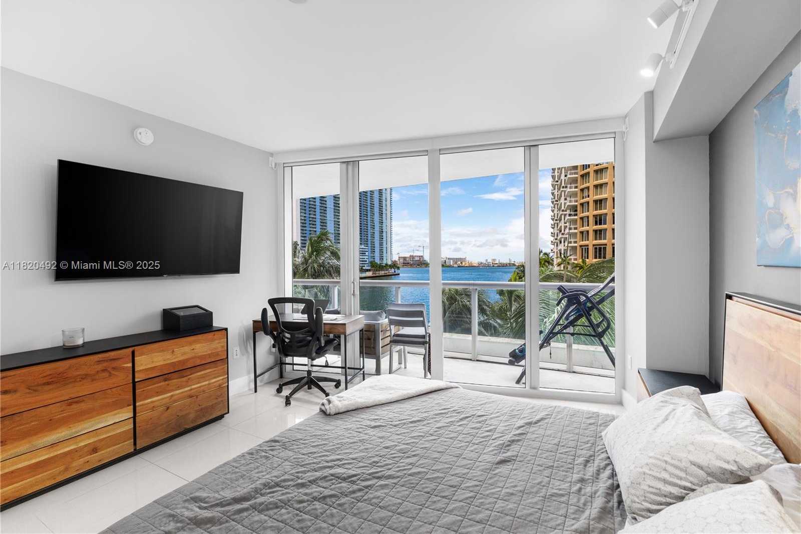 Small Image of 465 BRICKELL AVE #417, Miami Number 20
