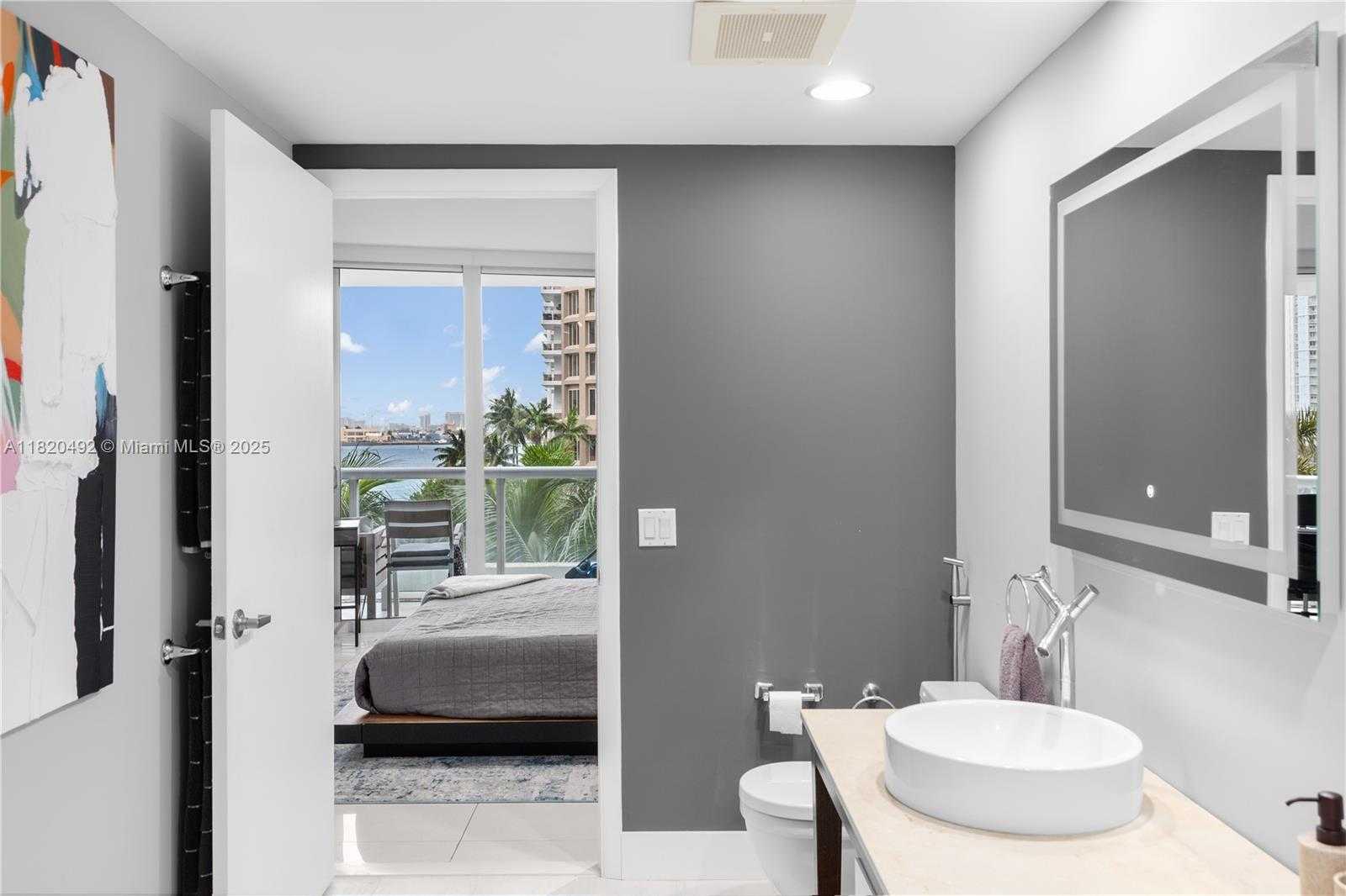 Small Image of 465 BRICKELL AVE #417, Miami Number 21