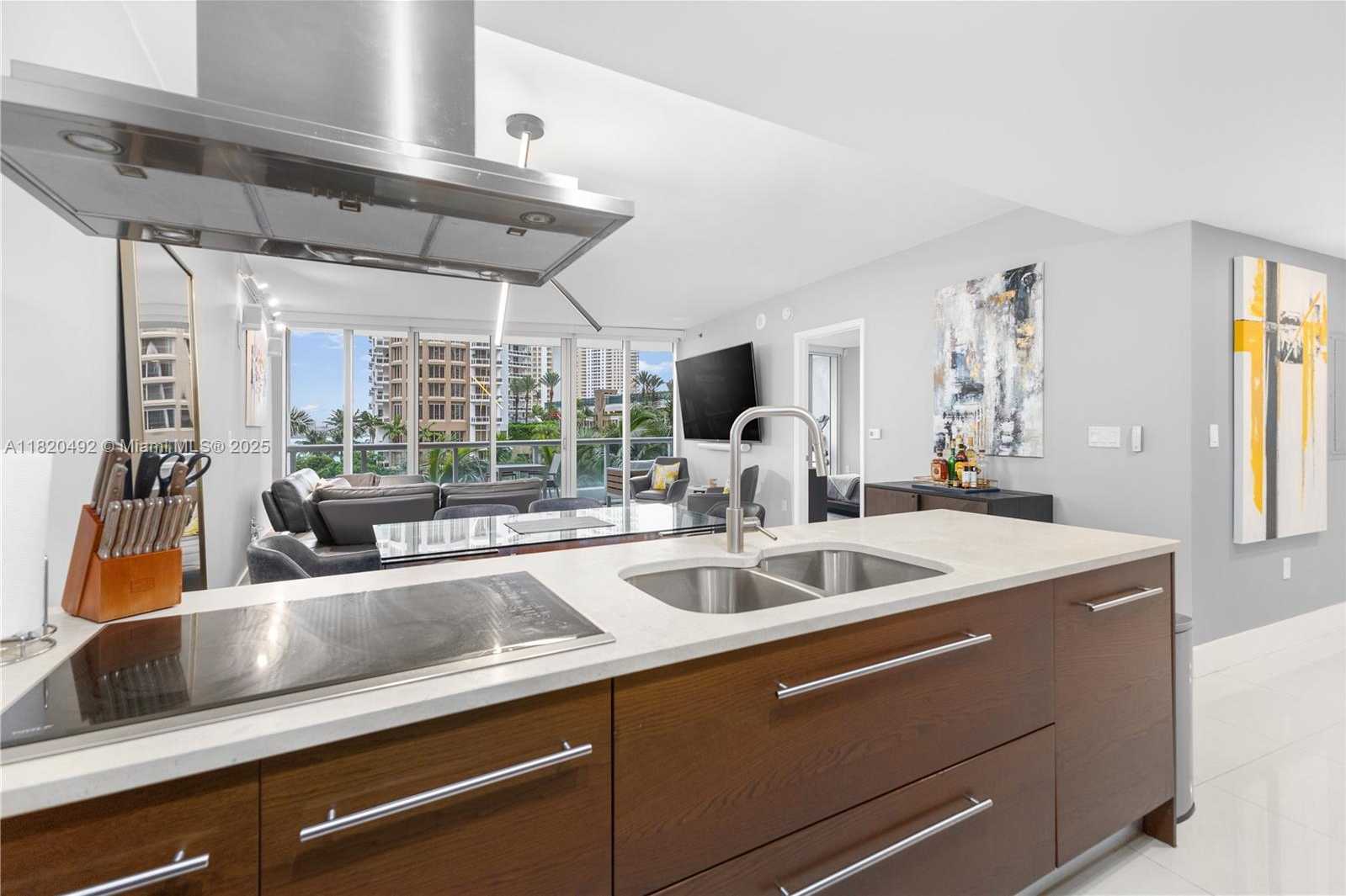 Small Image of 465 BRICKELL AVE #417, Miami Number 9