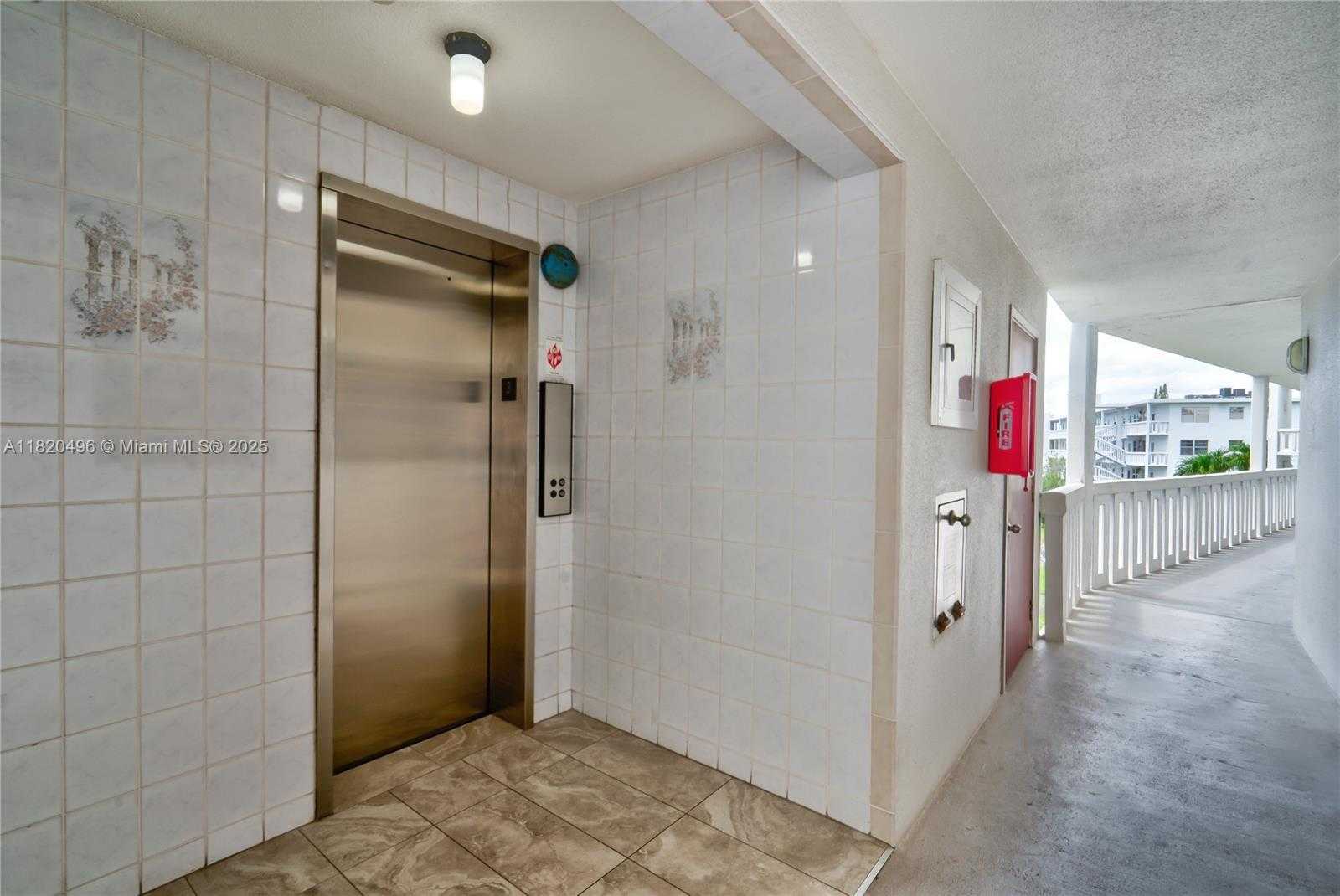 Small Image of 3021 ELLESMERE B #3021, Deerfield Beach Number 18