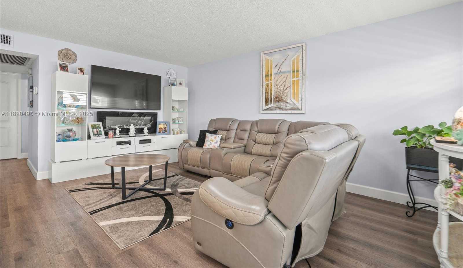 Small Image of 3021 ELLESMERE B #3021, Deerfield Beach Number 3