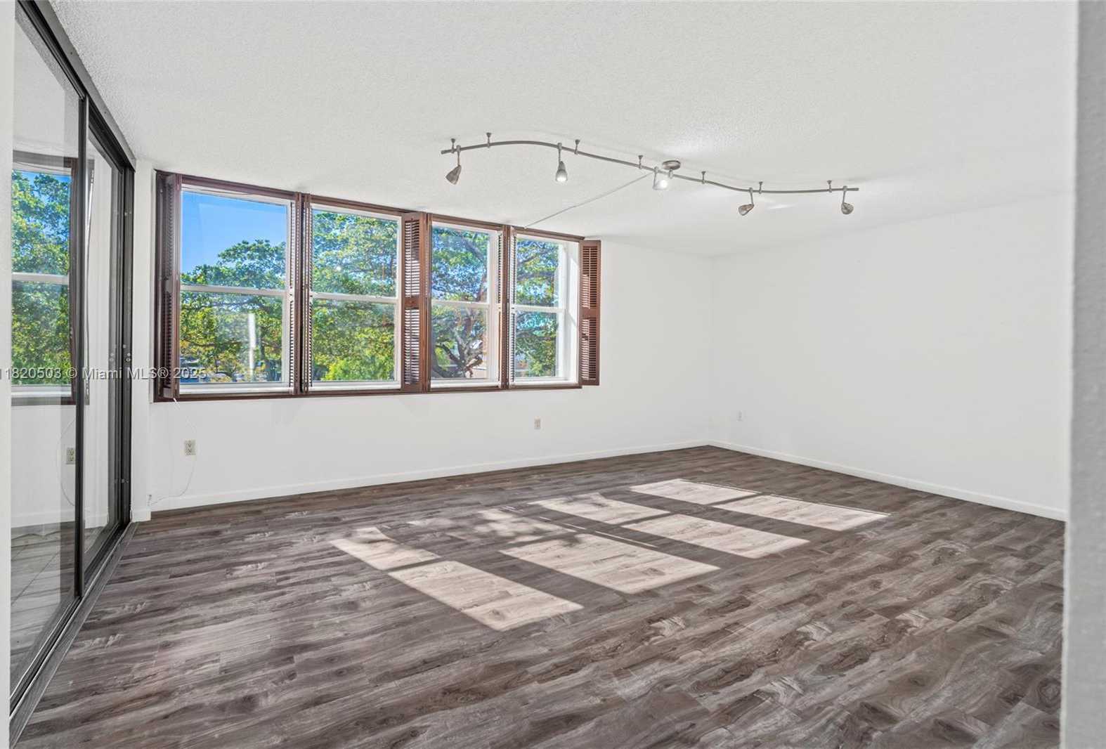 Small Image of 20291 NORTH EAST 30TH AVE #PH20, Aventura Number 11