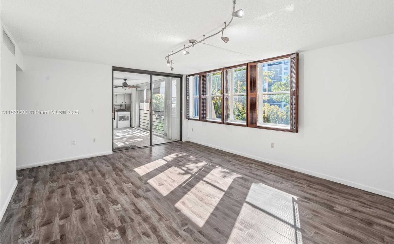 Small Image of 20291 NORTH EAST 30TH AVE #PH20, Aventura Number 12