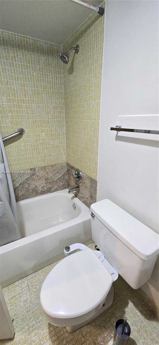 Small Image of 20291 NORTH EAST 30TH AVE #PH20, Aventura Number 31