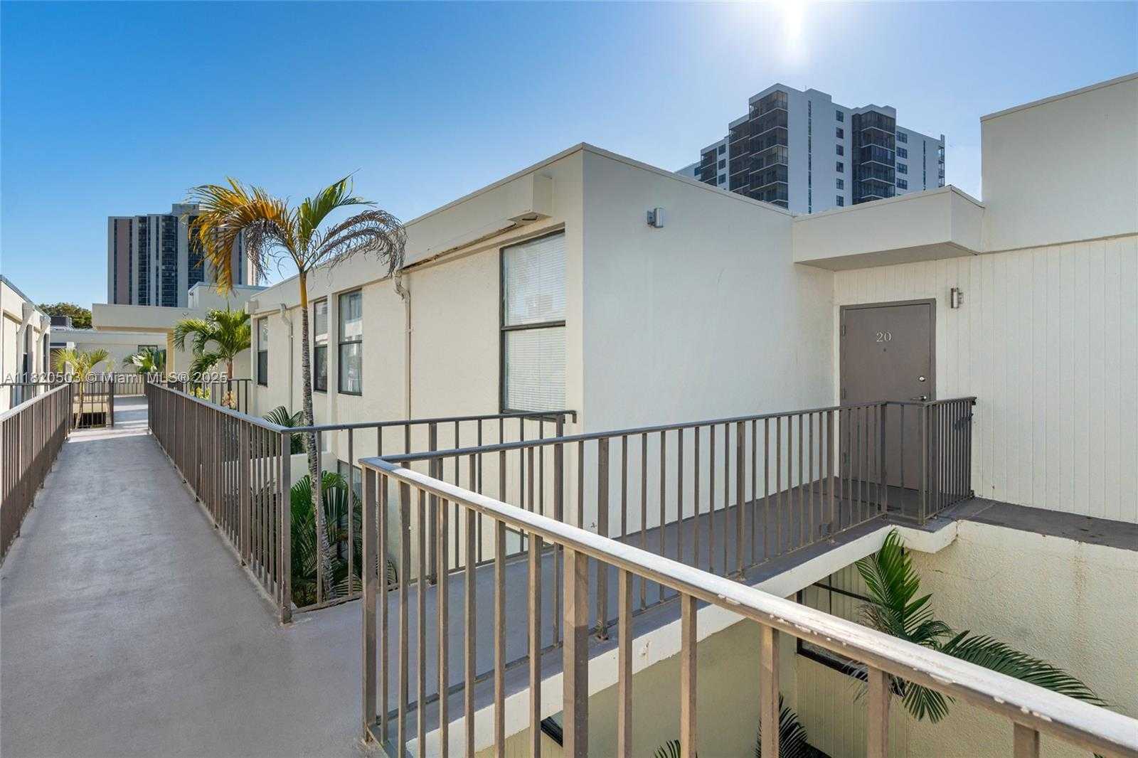 Small Image of 20291 NORTH EAST 30TH AVE #PH20, Aventura Number 34
