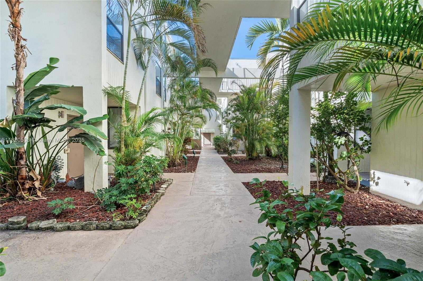 Small Image of 20291 NORTH EAST 30TH AVE #PH20, Aventura Number 35