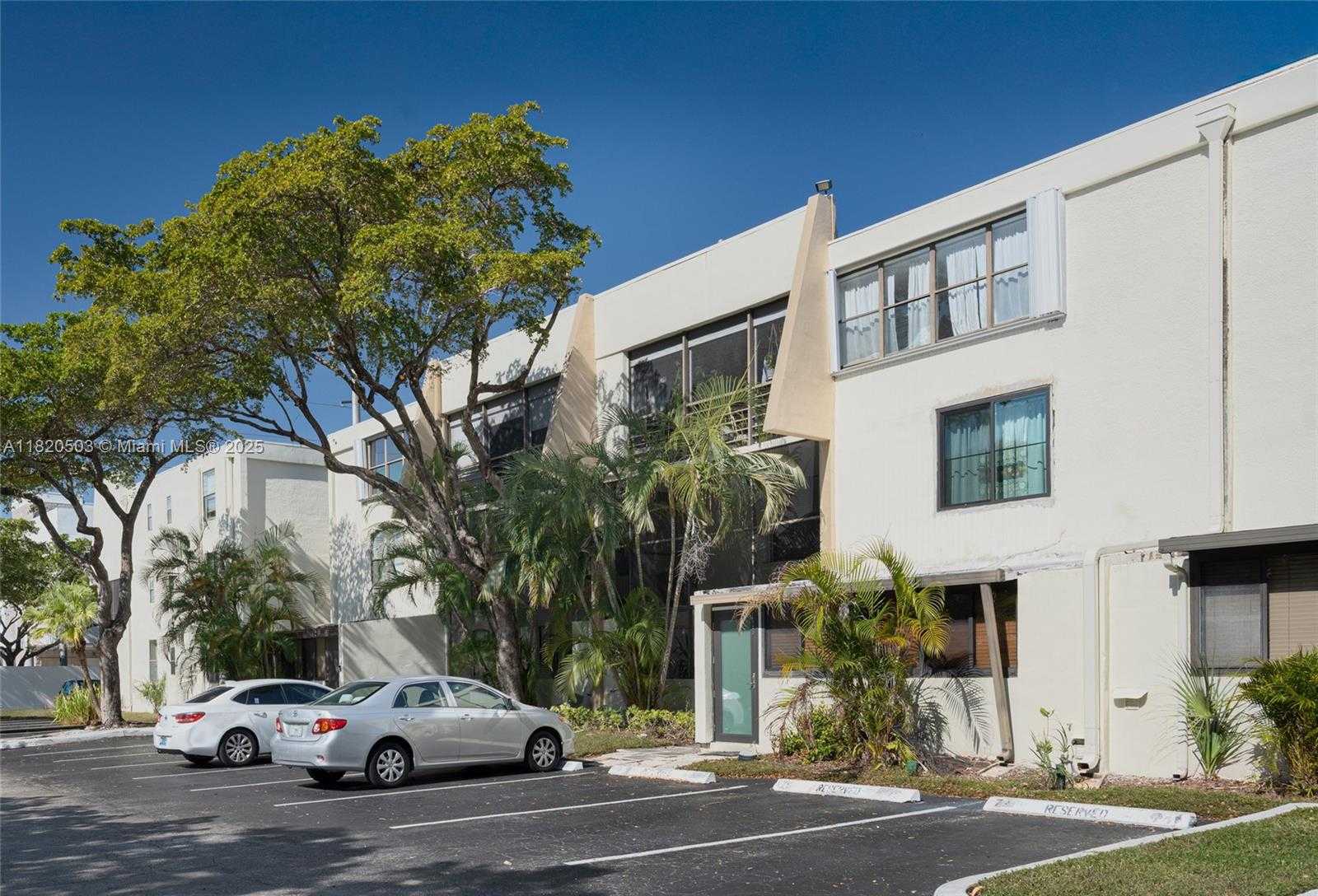 Small Image of 20291 NORTH EAST 30TH AVE #PH20, Aventura Number 36