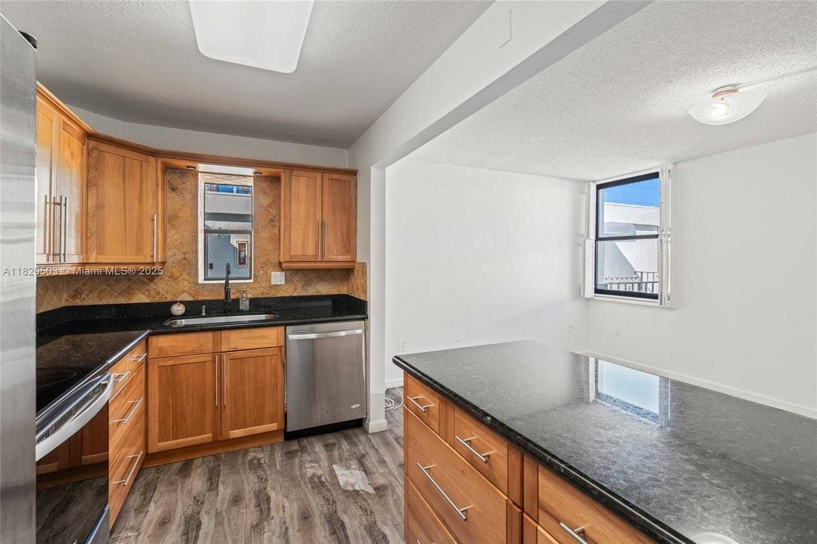 Small Image of 20291 NORTH EAST 30TH AVE #PH20, Aventura Number 6