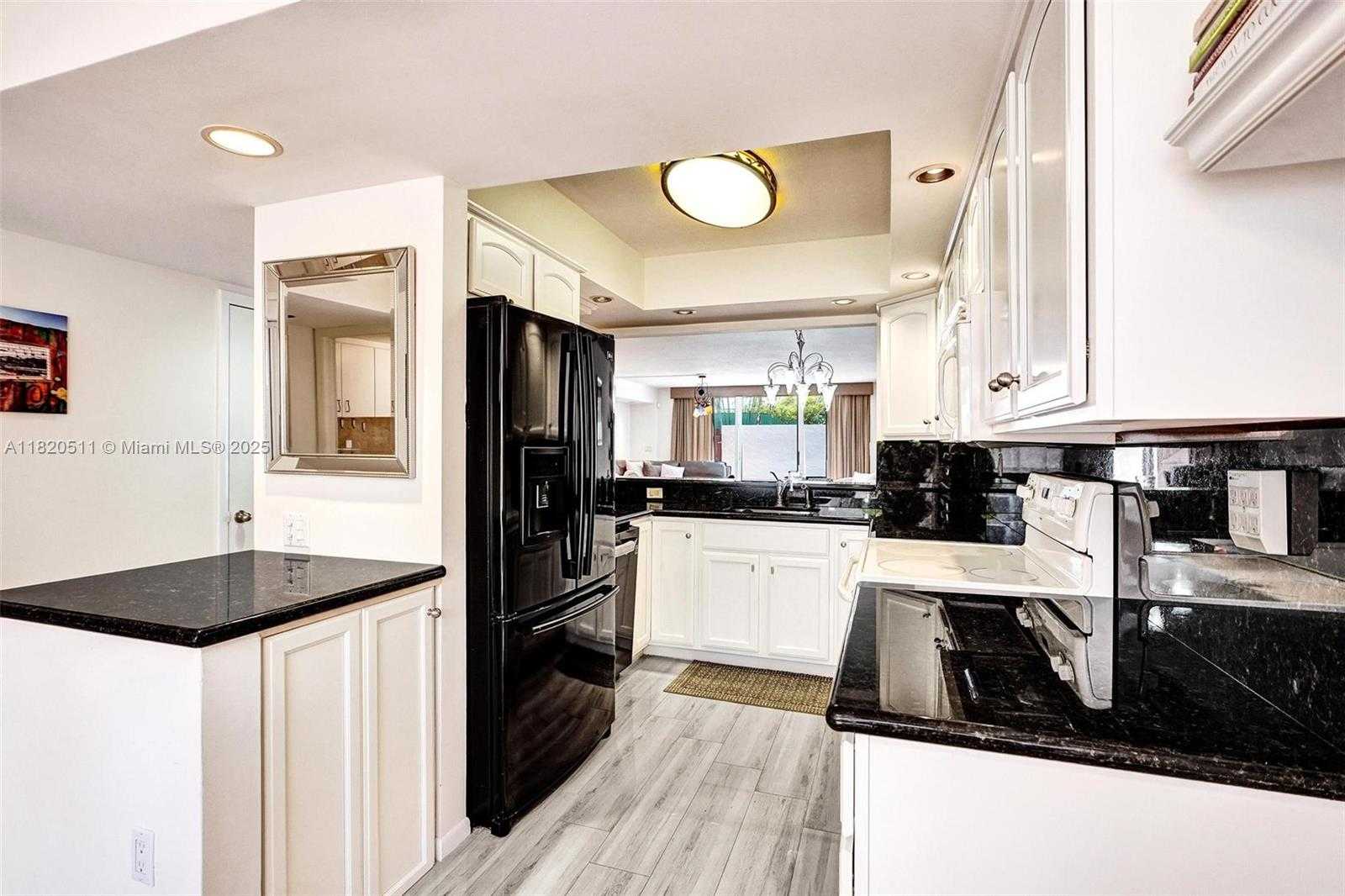 Small Image of 20939 NORTH EAST 37TH CT, Aventura Number 10