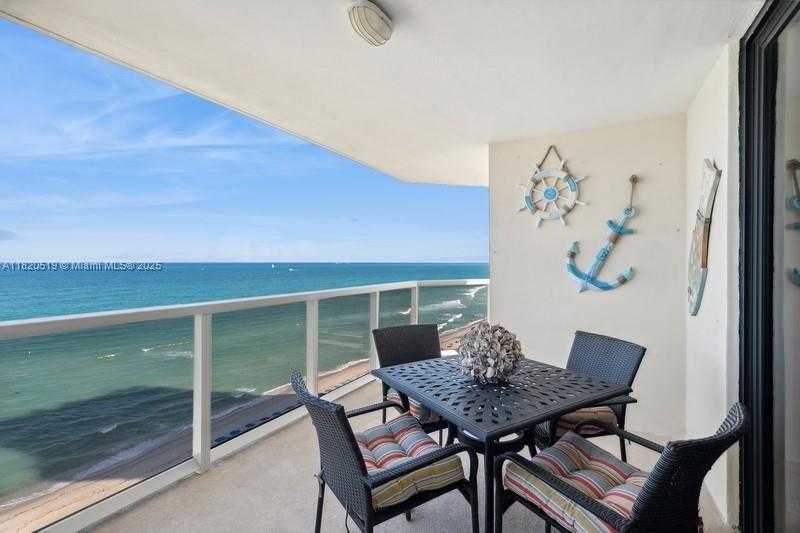Small Image of 6423 COLLINS AVE #1605, Miami Beach Number 13