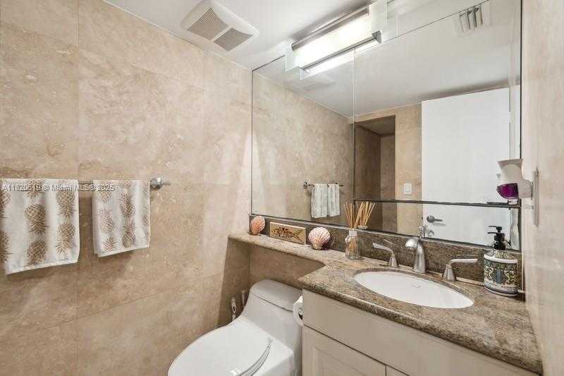 Small Image of 6423 COLLINS AVE #1605, Miami Beach Number 16